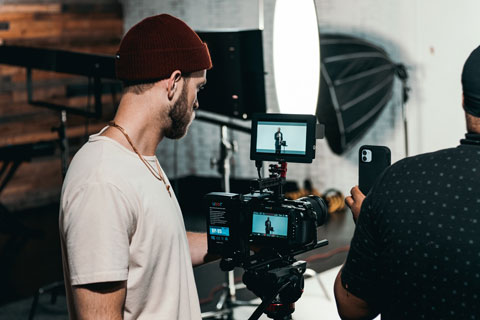 The Benefits of Hiring a Professional for Your Company Introduction Video